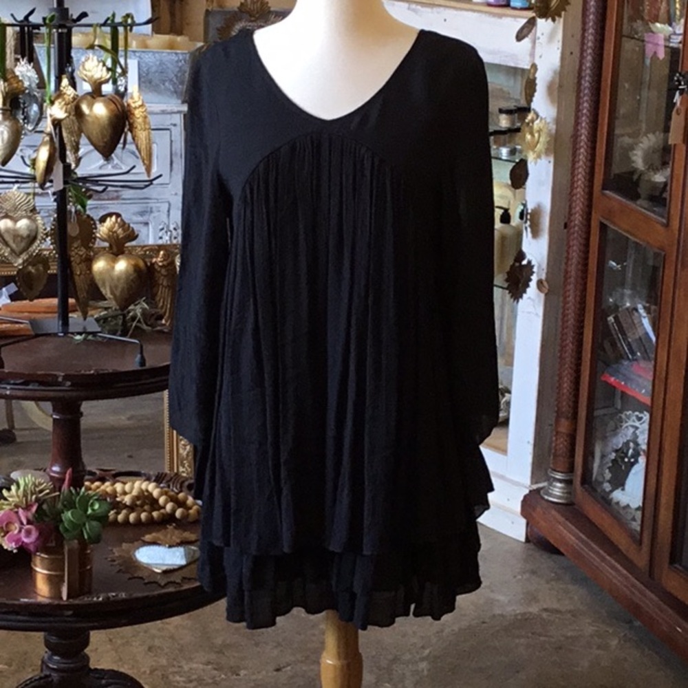 0163 Angel Heart Black Flowy Top; EUC size L